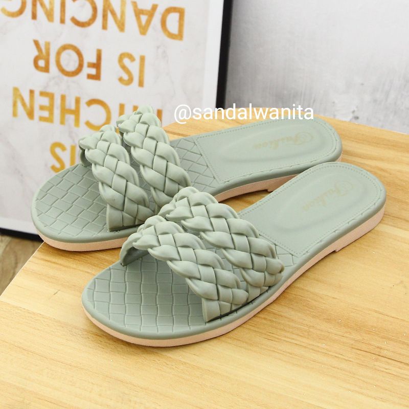 Sandal Jelly Wanita Slop Ban Dua 2132-2