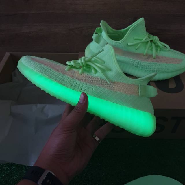 Harga sepatu yeezy hot sale boost 350 v2 original