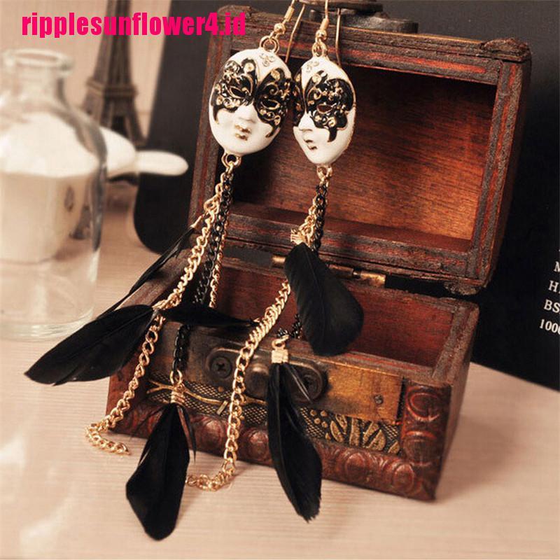 Topeng Vintage Dengan Rumbai Bulu