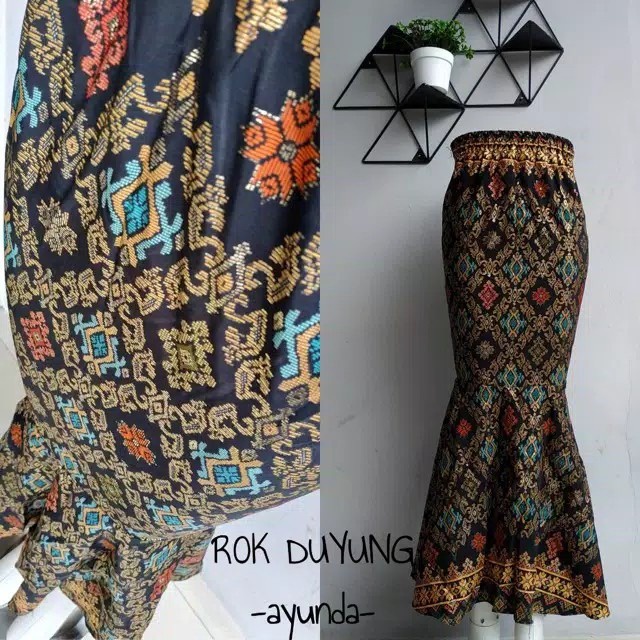 Rok Duyung Bawahan Kebaya Motif Azalea Hitam