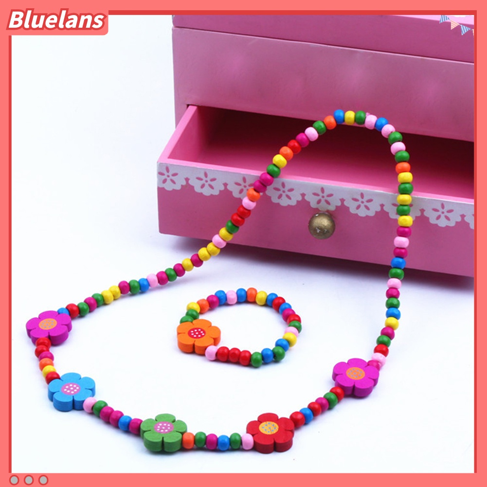 2pcs / Set Gelang Kalung Elastis Bahan Kayu Aksen Manik-Manik Strawberry Untuk Anak