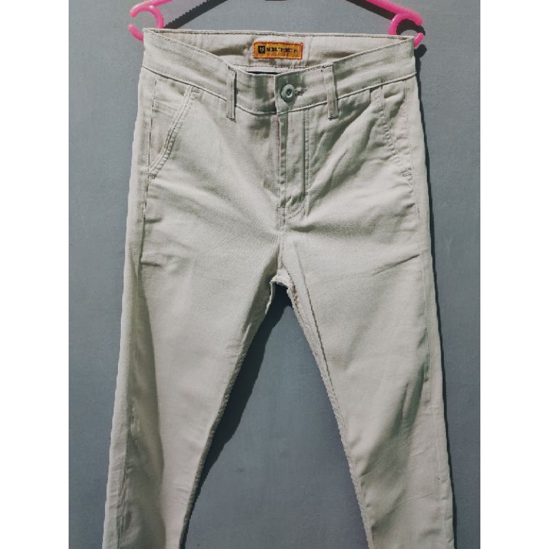 [PRELOVED] CELANA MICKOUT CHINOS "Rivers" Cream - Selvedge Accent - MICKOUT PROJECT/CELANA LEVI'S