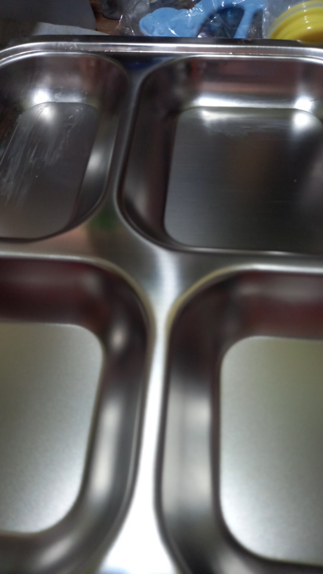 Piring Makan 4 Sekat Tempat Makan Persegi Bahan Stainless