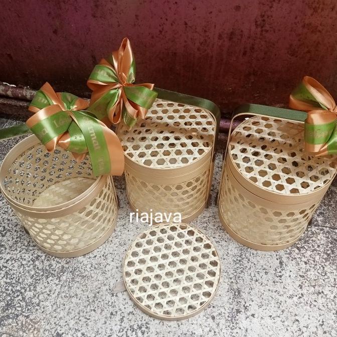 

keranjang rotan idul fitri parcel