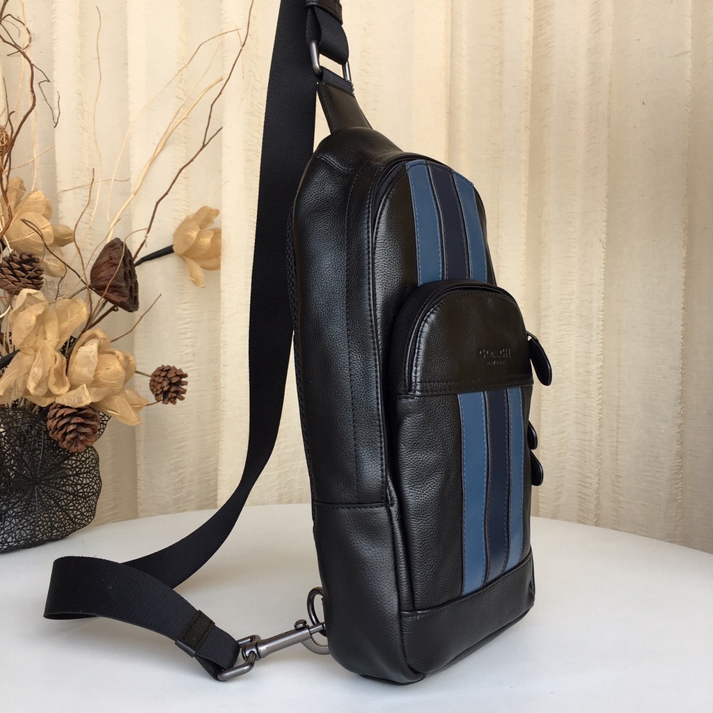 coach 49318 counter latest full leather striped black basket with head layer cowhide men's chest bag shoulder bag    xongbao