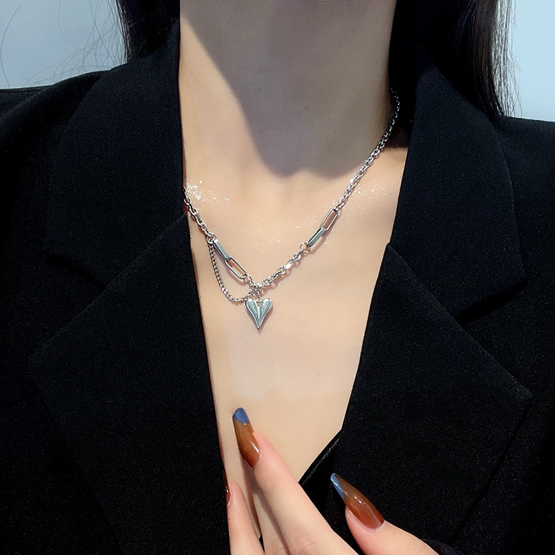 Kalung Choker Bahan Titanium steel Dengan Liontin Hati Untuk Wanita