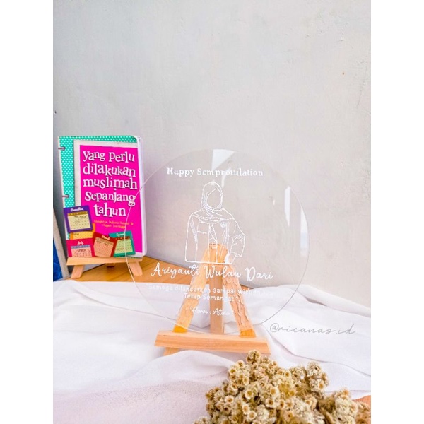 

Stand Acrylic For Gift