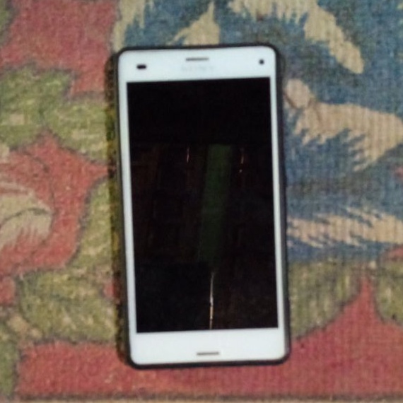 Sony Xperia Z4 Compact Bekas