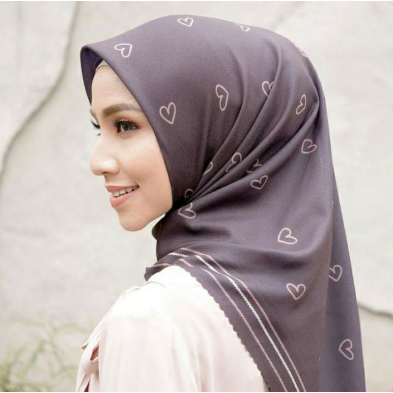 Preloved Ceria Scarf Vanilla Hijab