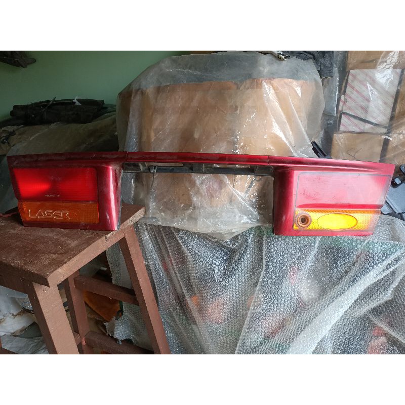 stoplamp bagasi ford laser 1995