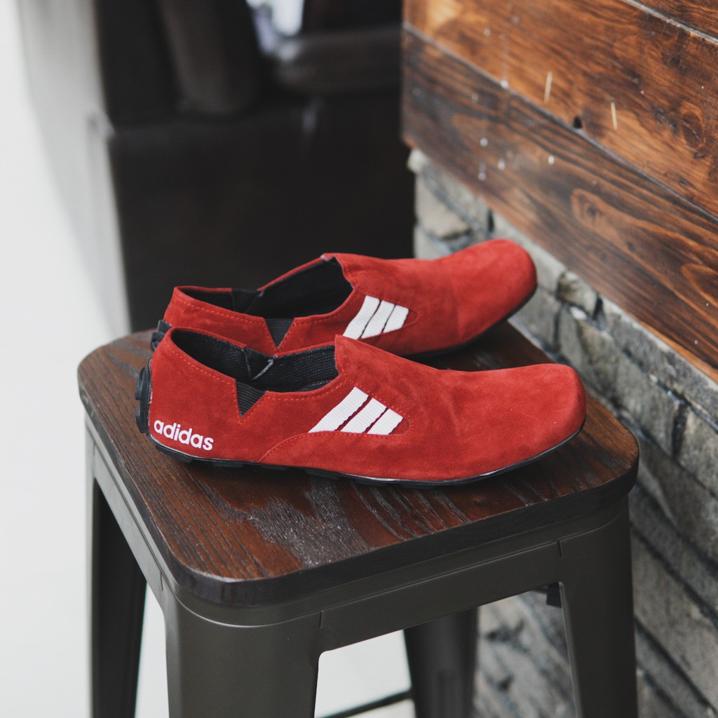 MS Shop - COD!!! Sepatu Selop Pria Adidas Suarez Merah Suede Kasual Slop Simple Slip On Cowok Pesta