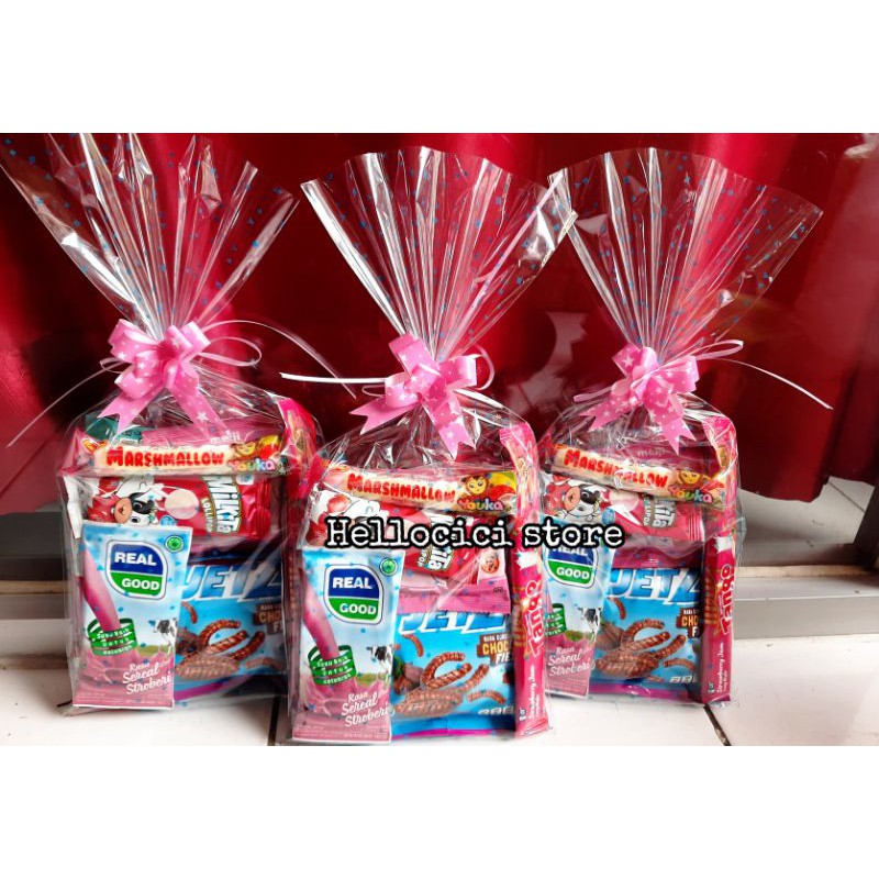 

PARCEL BINGKISAN SNACK + KEMASAN PITA ULANG TAHUN