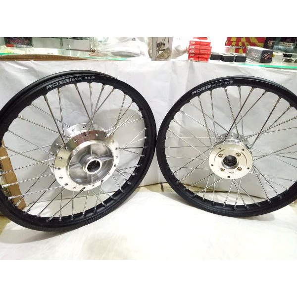 BEST SELLER   velg rossi set vixion old. tromol jari jari 140 140 17.plus stell jari jari. warna