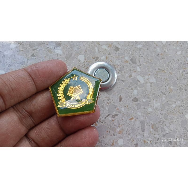 Pin Magnet Kemenang Logam Kuningan