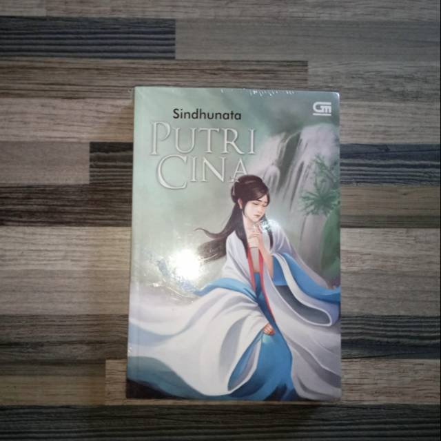 PUTRI CINA - SINDHUNATA