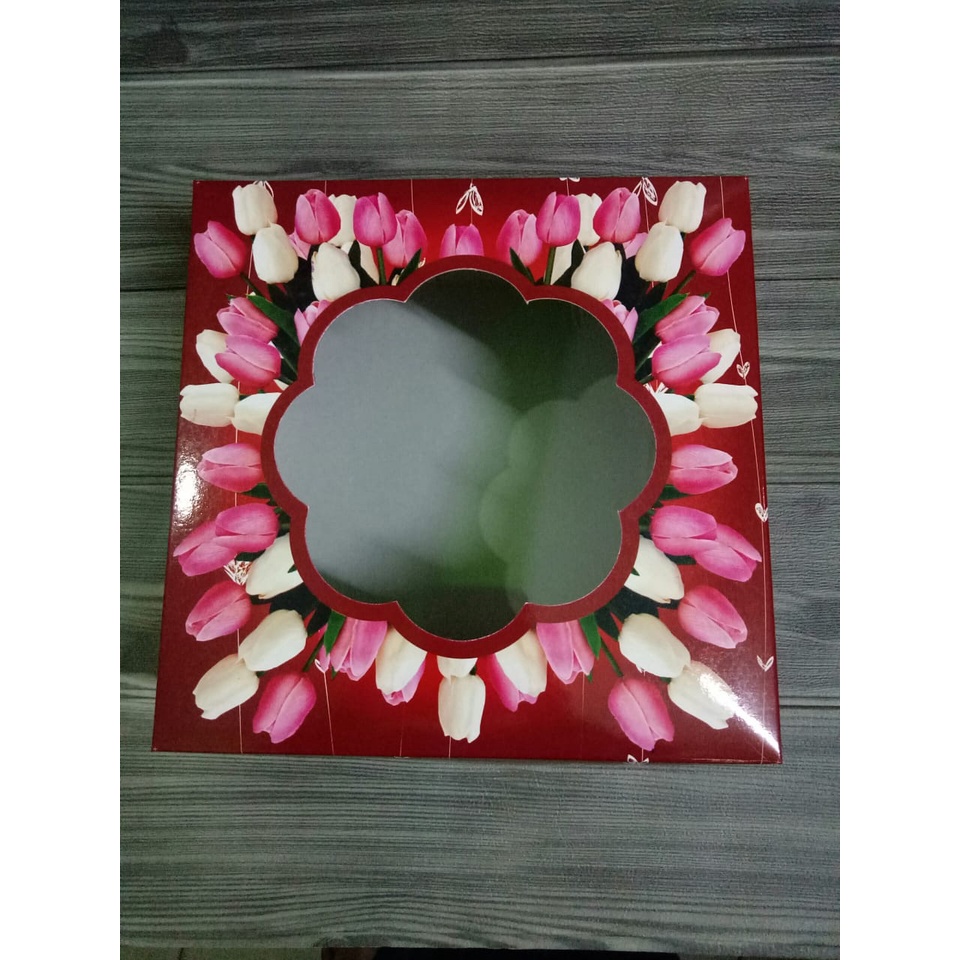 

PALING FAVORIT!! Box Kardus Kotak Kue Tart Snack Cake Warna merah Ukuran 24x24x9 cm. 1880