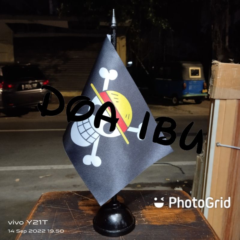 

best seller tiang kayu meja+bendera ONE PIECE