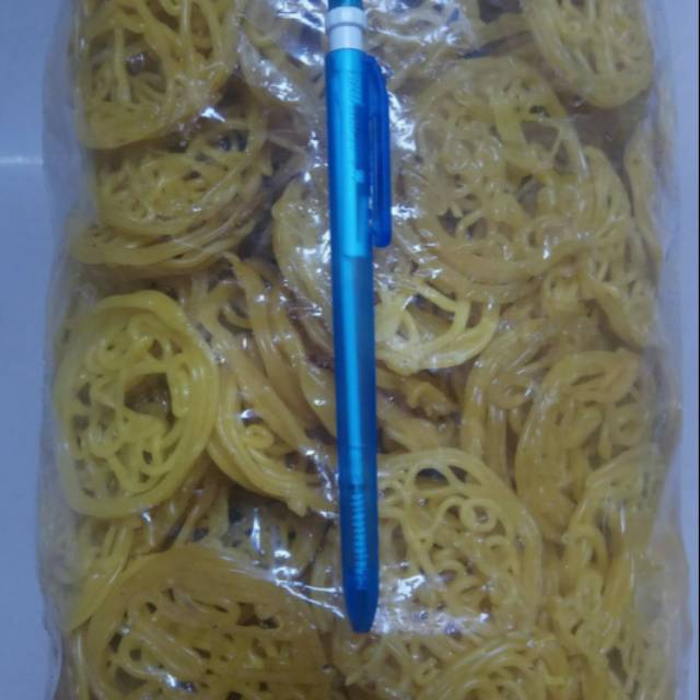 

KERUPUK MIE KUNING KECIL KERUPUK ASINAN PER 250 GR