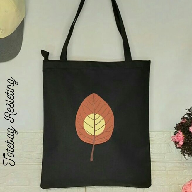 Tas Kuliah Tote Bag Aesthetic Wanita Resleting Polos Canvas dan Totebag Souvenir Cewek Resleting Bisa Custom Sablon Warna Kanvas Simple Simply Stylish Murah untuk Goodie Bag Ulang Tahun, Souvenir, Tas Kuliah Style SB 006