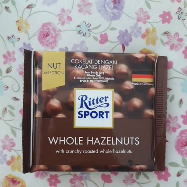 SALE Coklat ritter sport whole hazelnut