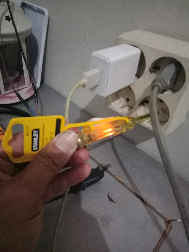 Obeng Tespen ( 66-119-s ) Ac 3 X 150mm Spark Testing Screwdriver 66-119 Stanley