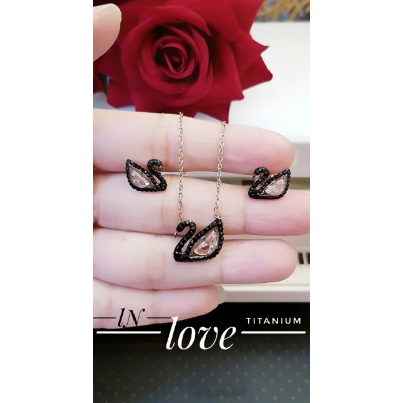 Set Kalung dan Anting Angsa