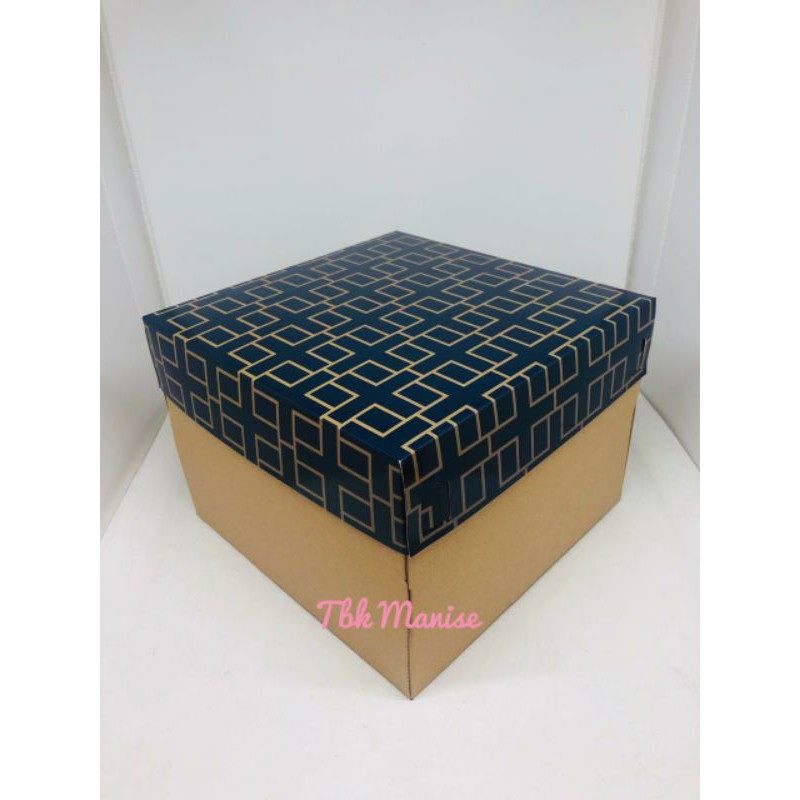 

Box Kue Blue Mozaik 25x25x16cm / Kardus Kue / Kotak Kue / Cake Box