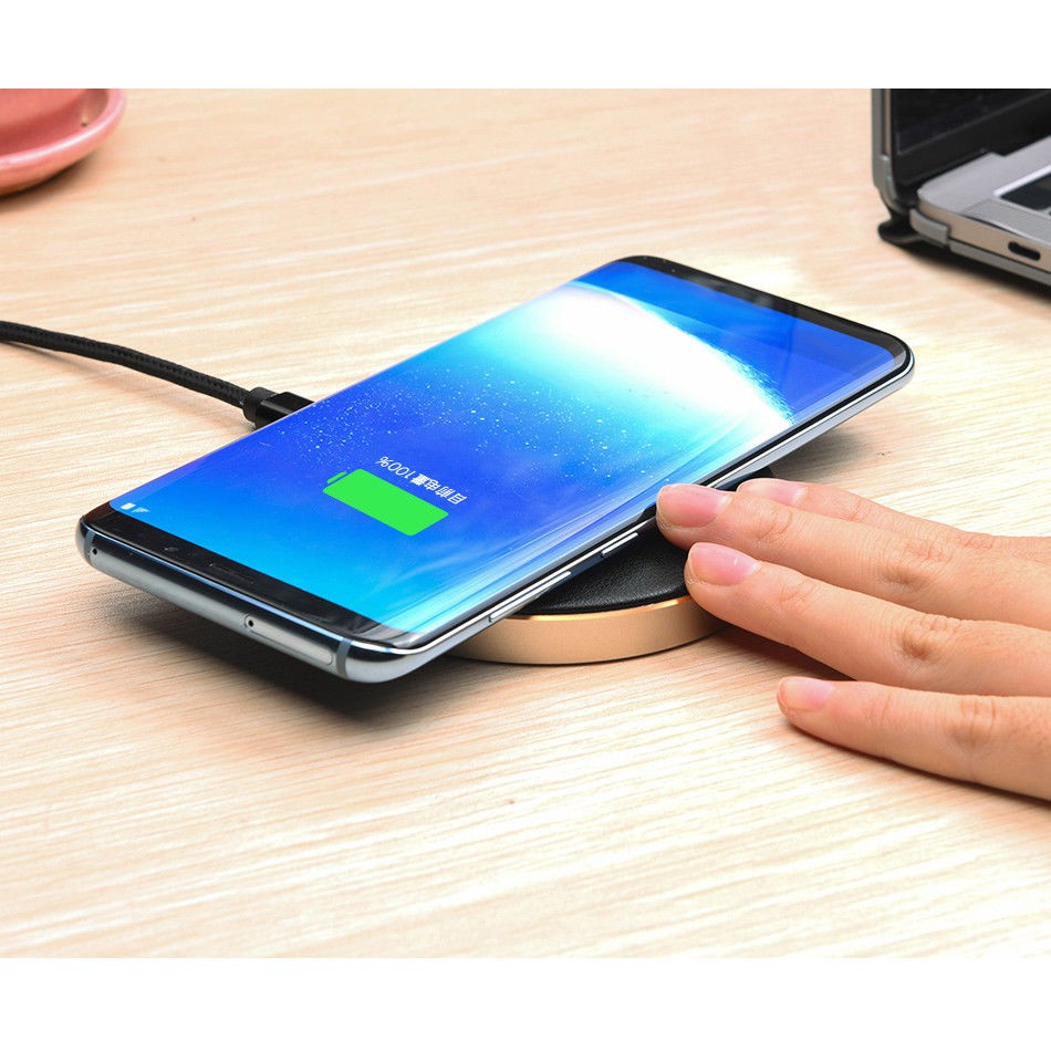 AKN88 - GEARMAX WIWU Quantus QI Wireless Charger