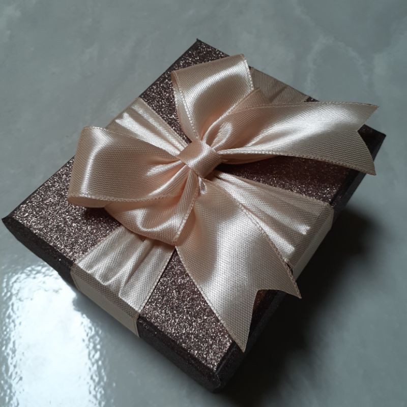 HARDBOX GIFTBOX GOLD EMAS BLINGBLING KOTAK KADO Custom Size dan Warna Box Hadiah