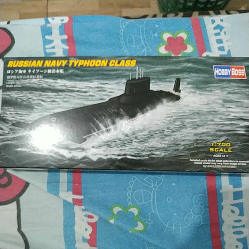 russian navy typhoon class submarine 1/700 hobby boss