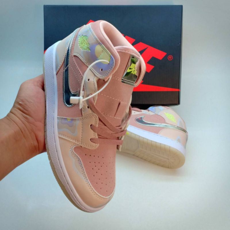 Sepatu Casual Cewek Wanita Sneakers Cewek Nike Air Jordan Mid SE Washed Coral Chrome Light Whistle