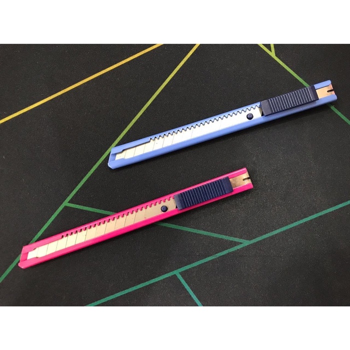 

kertas-pemotong- cutter besi 12,5cm x 1,1cm -pemotong-kertas.