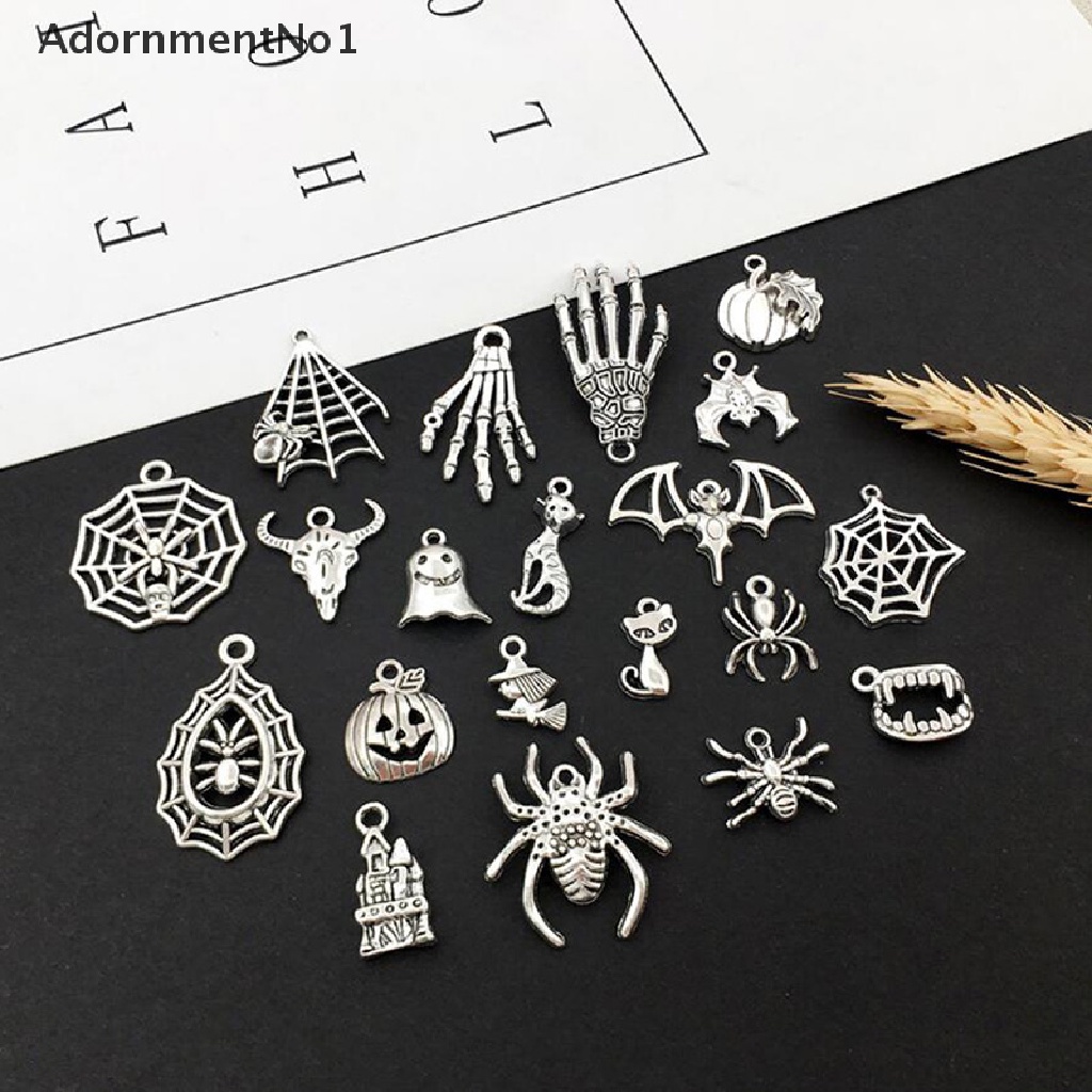 (AdornmentNo1) 100pcs / Set Liontin Silver Tibet Motif Tengkorak / Laba-Laba Untuk Perhiasan DIY Charms