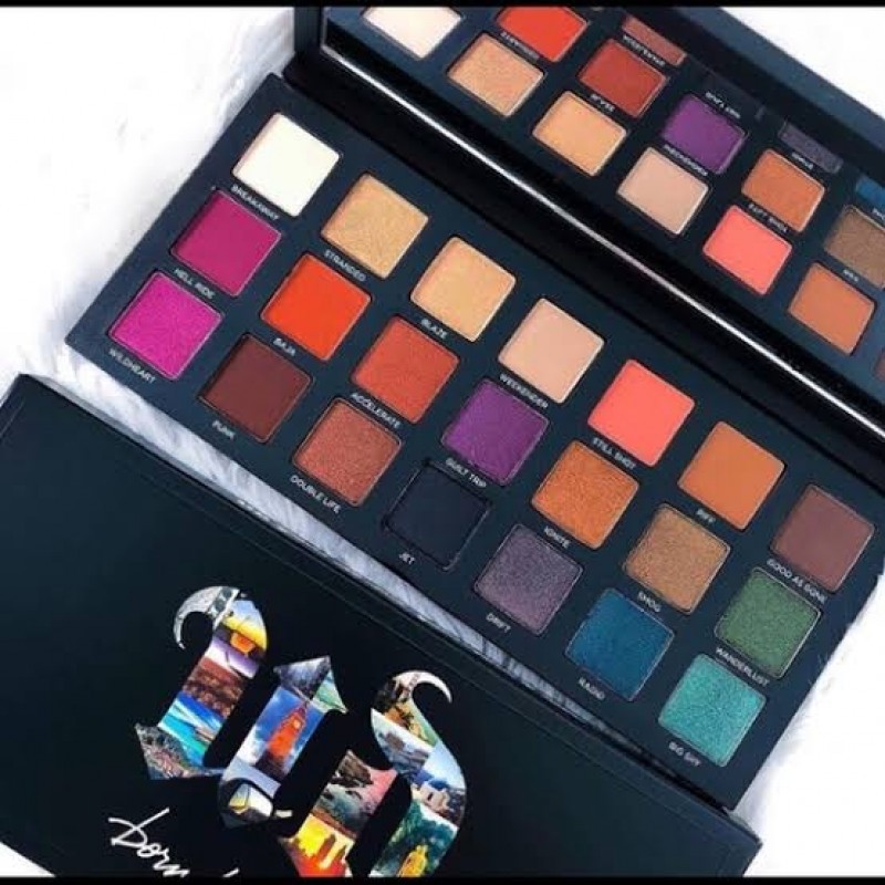 URBAN DECAY Born To Run Eyeshadow Palette // Eyeshadow URBAN DECAY Born To Run //  URBAN DECAY