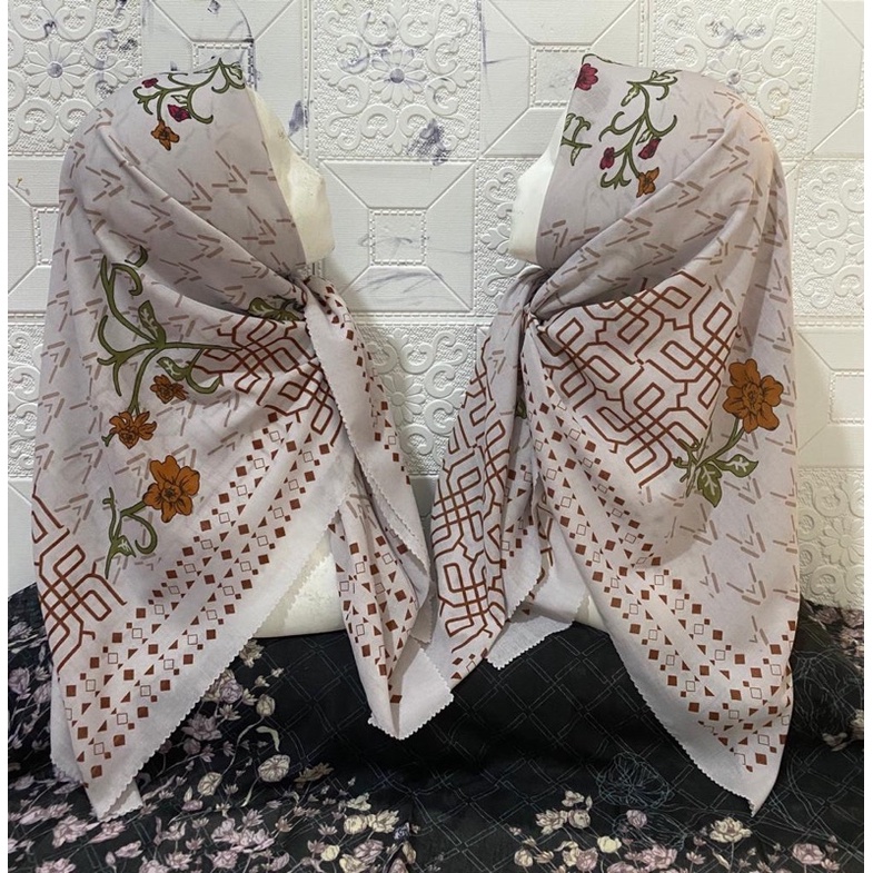 101 -150 KERUDUNG VOAL MOTIF SEGIEMPAT-122