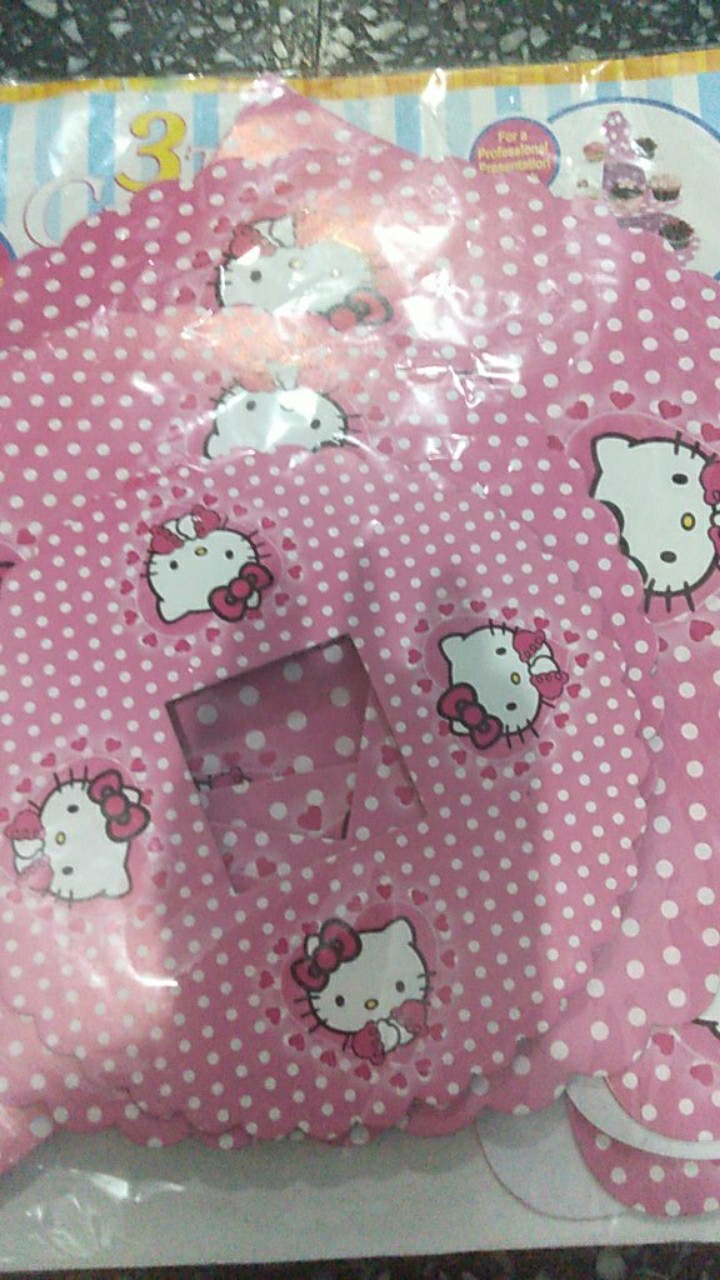 Standing Cake Hello Kitty