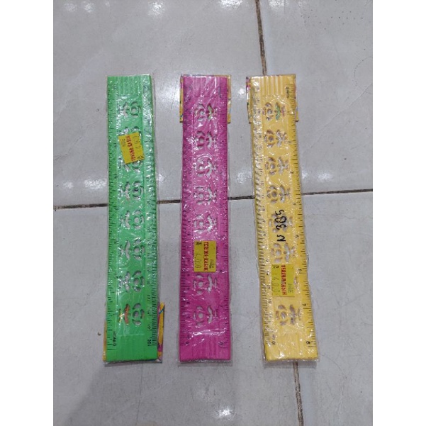 

penggaris elastis 20cm