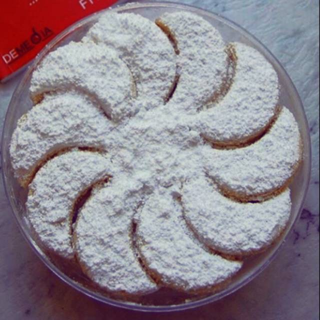 

Kue putri salju wisman