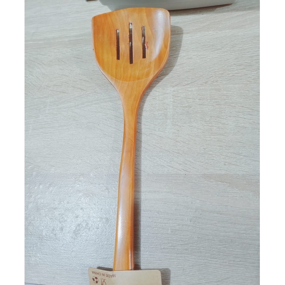 Sodet Kayu BOLONG / Spatula Kayu / Sutil Alami