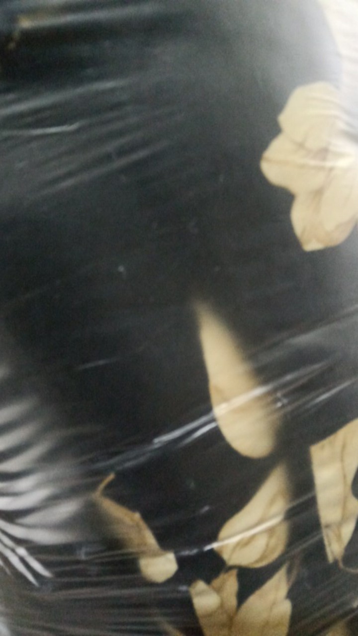 Bahan Kain Sprei Meteran Katun Lokal Cvc Hitam Motif Daun Graceful