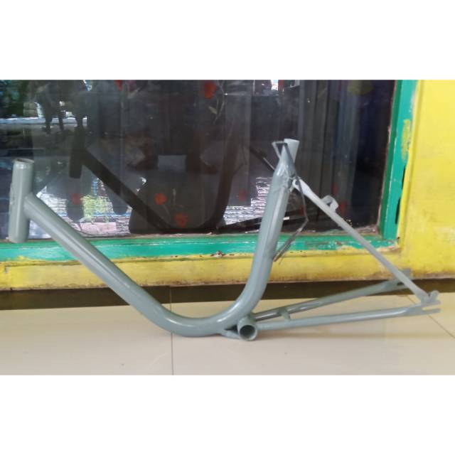 Frame minion ukuran 20
