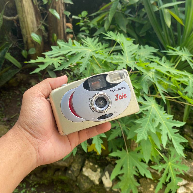Kamera Analog Jadul Vintage Film Kodak Untested Pajangan Display Part Utuh Mulus Gambling Fujifilm Dl-100 Chic Dl-10Flezz Axion Axxi Zo Vio Zipp Xpose Canon Prima Bf Minolta Olympus Kyocera Yashica National Nikon Ricoh Gambling Kanibal Part Utuh-Fujifilm Joie