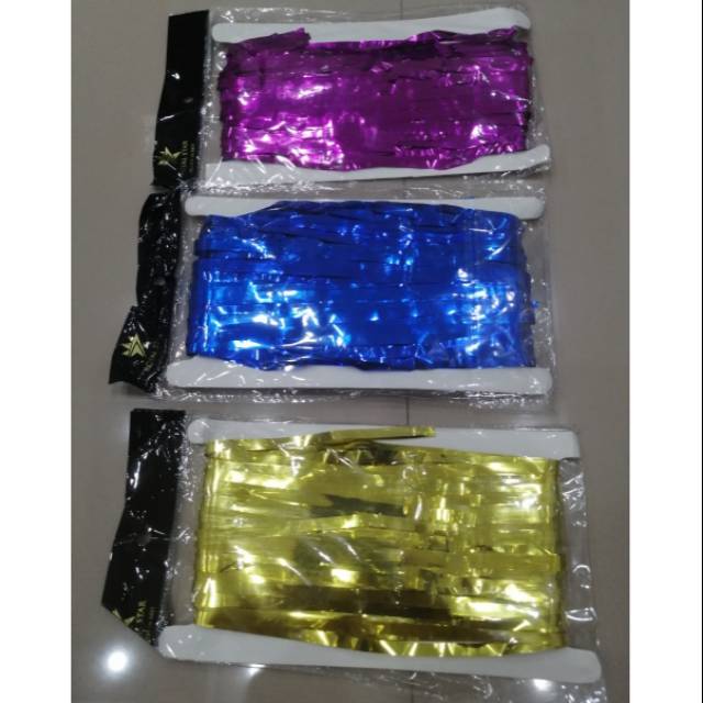 Tirai rumbai ulang tahun