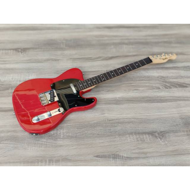 Gitar Fender Telecaster Merah