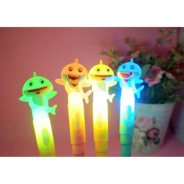 

nn PEN LED BABY SHARK HIU BAYI PENA BOLPEN PULPEN MURAH LUCU KEREN UNIK