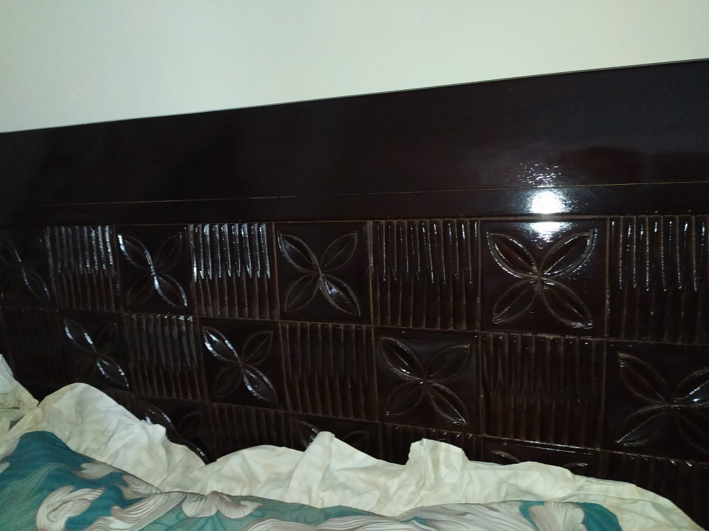 Dipan Jati Minimalis Ukiran Motif Donat