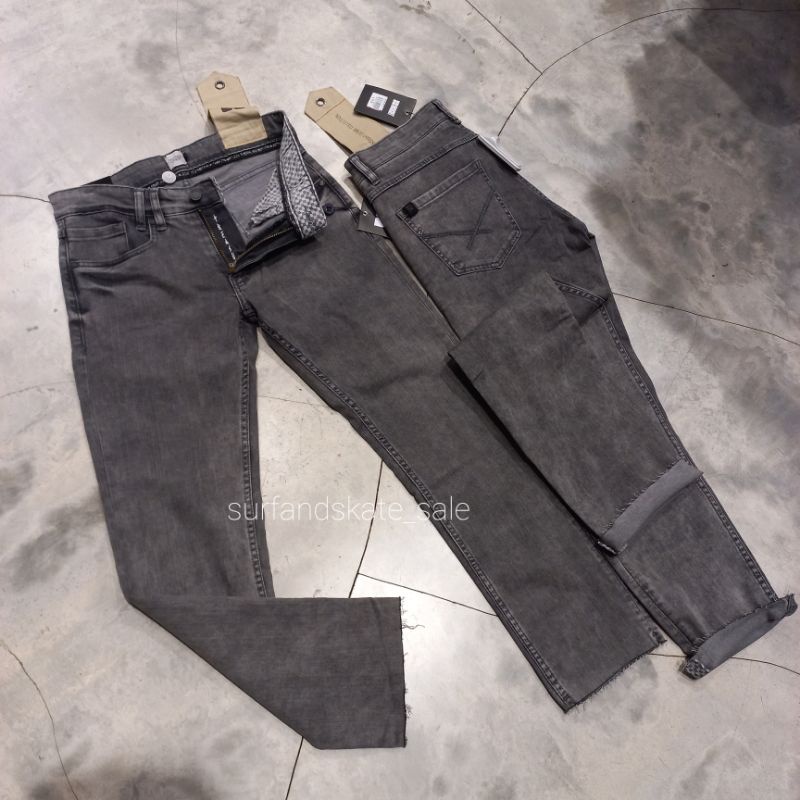 Celana Denim Insight Original Treasure Jeans Grey