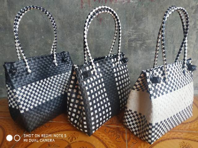 Tas Anyaman Monochrome / Tas Blong Hitam Putih