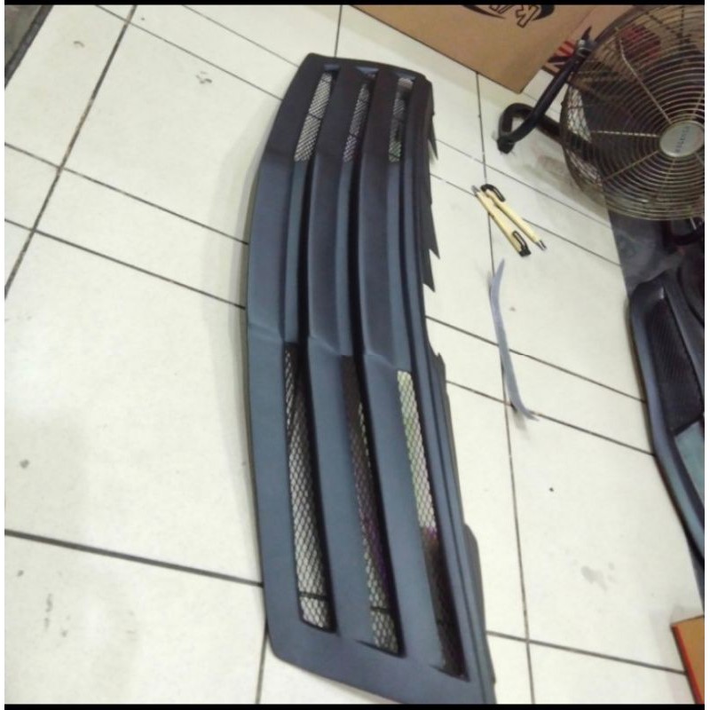 grill Gren Livina ultimate garis tegas dan elegan