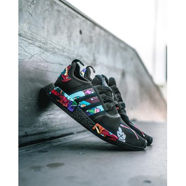 SEPATU SNEAKER ADIDAS NMD R1 KAWS HITAM PREMIUM ORIGINAL VIETNAM COWOK CEWEK RUNNING  GYM